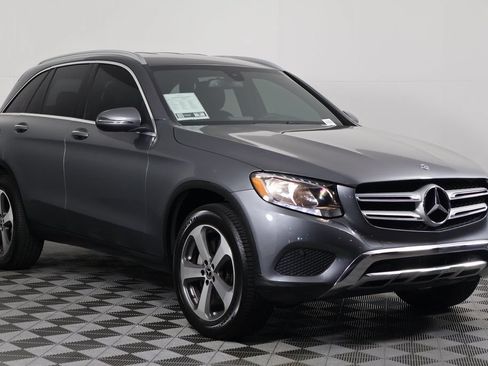 Used 2018 Mercedes-Benz GLC 300 image 3