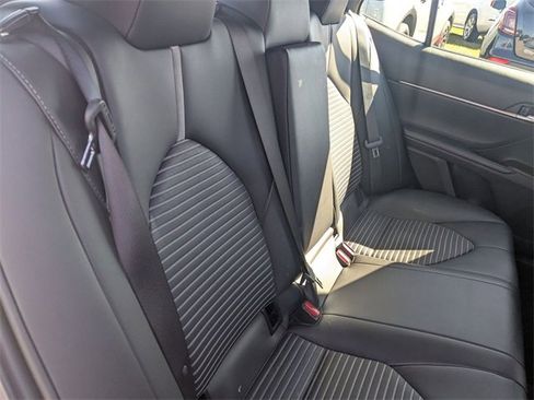 Used 2024 Toyota Camry SE image 30