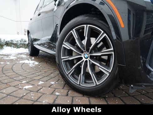 Used 2022 BMW X5 xDrive40i w/ M Sport Package image 17
