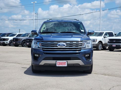 Used 2018 Ford Expedition XLT w/ Equipment Group 202A RWD image 2