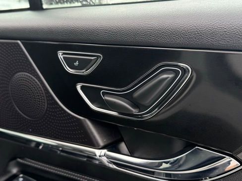 Certified 2024 Lincoln Corsair AWD w/ Equipment Group 101A image 18