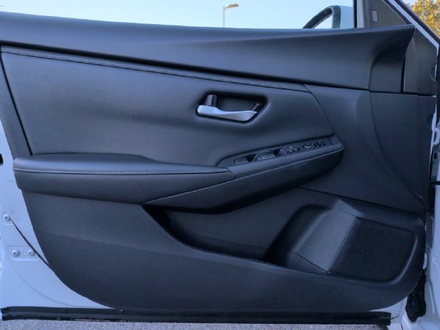 Used 2024 Nissan Sentra SV FWD image 9
