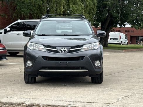 Used 2013 Toyota RAV4 XLE FWD image 2