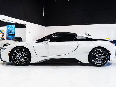 Used 2019 BMW i8 Roadster AWD/4WD image 8