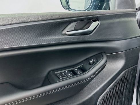 Certified 2024 Jeep Grand Cherokee Altitude image 27