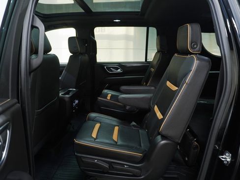 Used 2022 GMC Yukon XL AT4 image 14