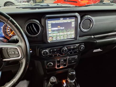 Used 2020 Jeep Gladiator Overland AWD/4WD image 8