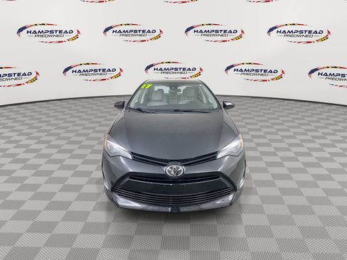 Used 2017 Toyota Corolla LE w/ LE Premium Package w/Moonroof FWD image 3