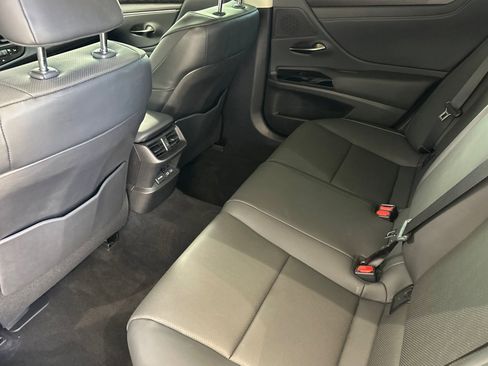 Used 2024 Lexus ES 350 w/ Premium Package FWD image 15