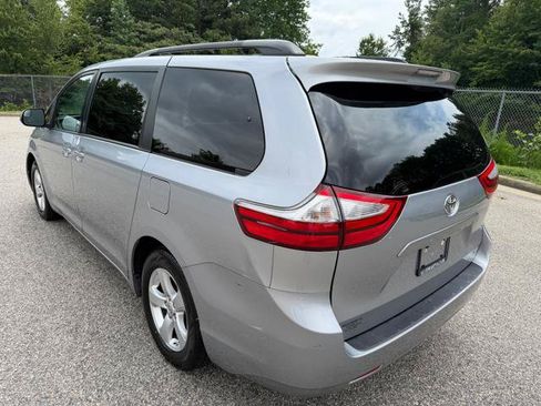 Used 2017 Toyota Sienna LE FWD image 5
