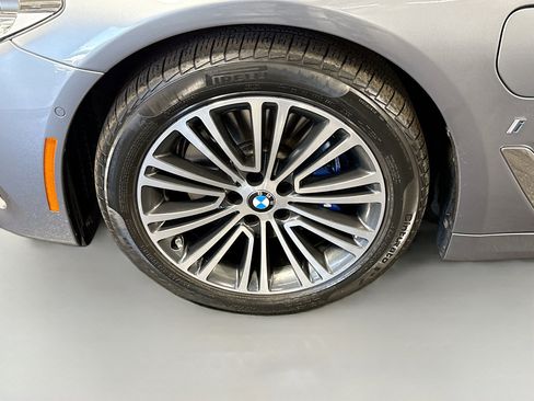 Used 2019 BMW 530e xDrive w/ Executive Package AWD/4WD image 38
