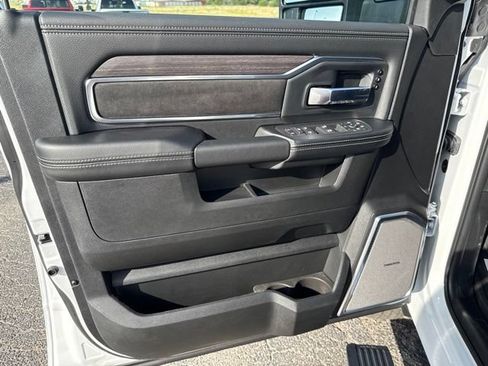 New 2026 RAM 3500 Laramie AWD/4WD image 24