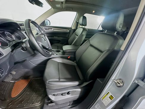 Used 2019 Volkswagen Atlas SE w/ Panoramic Sunroof Package FWD image 13