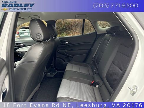 Used 2025 Chevrolet Trax LT image 22