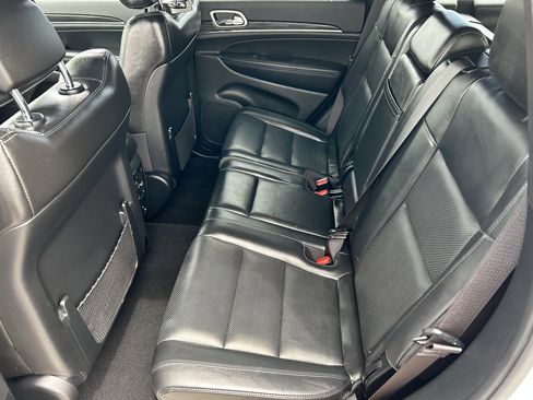 Used 2020 Jeep Grand Cherokee Limited w/ Luxury Group II image 16