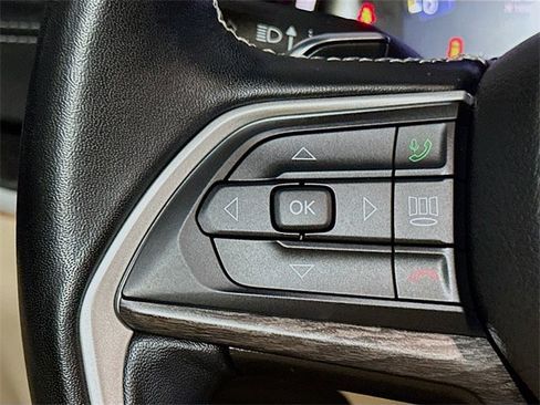 Used 2022 Jeep Grand Cherokee L Limited image 35