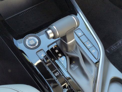 New 2026 Kia Niro EX FWD image 16