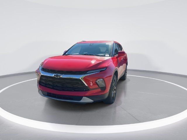 Used 2024 Chevrolet Blazer LT w/ Convenience Package FWD image 3
