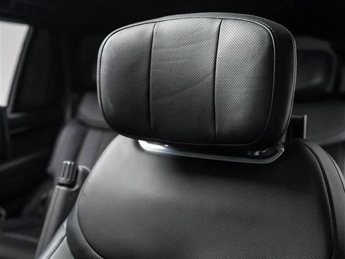 Used 2025 Land Rover Range Rover Long Wheelbase Autobiography image 13