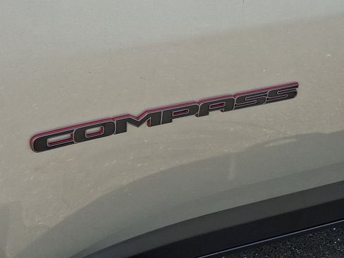 Certified 2022 Jeep Compass Trailhawk w/ Trailhawk Elite Group AWD/4WD image 33