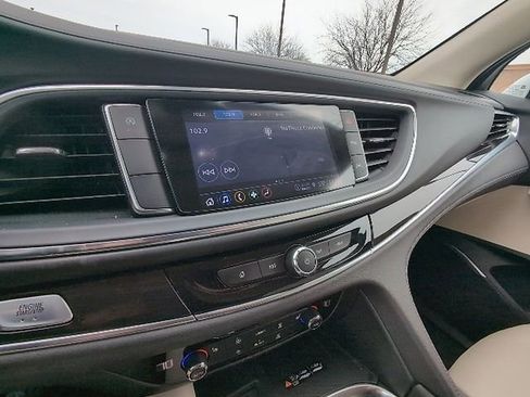 Used 2024 Buick Enclave Essence image 15
