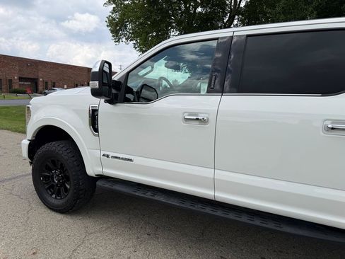 Used 2020 Ford F350 Platinum w/ Tremor Off-Road Package AWD/4WD image 16