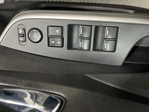 Used 2016 Honda CR-V Touring image 19