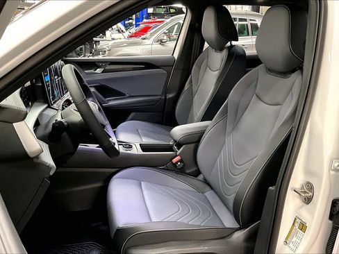 New 2026 Volkswagen Tiguan SE R-Line image 11