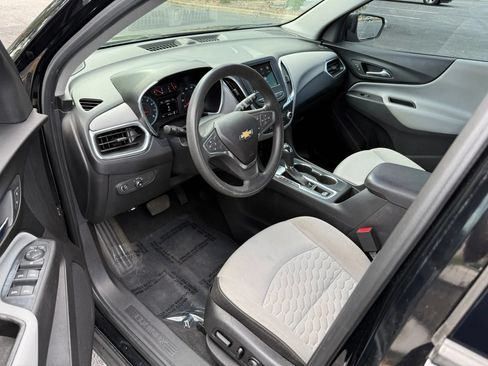 Used 2019 Chevrolet Equinox LS w/ LS Convenience Package FWD image 10