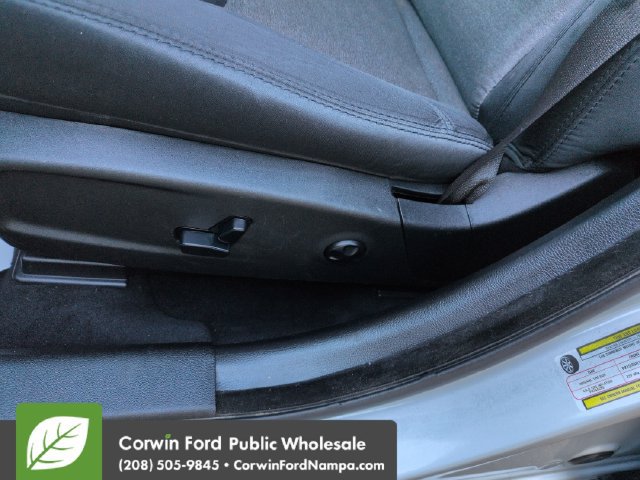 Used 2019 Chrysler 300 Touring RWD image 12