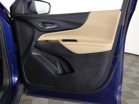 Used 2023 Chevrolet Equinox Premier FWD image 23