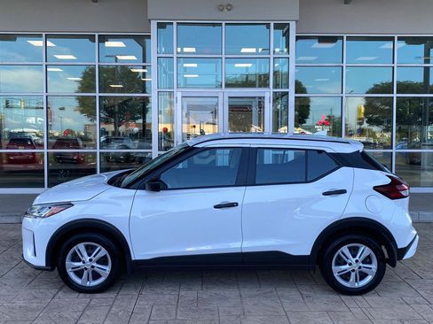 Certified 2025 Nissan Kicks Play S FWD image 4