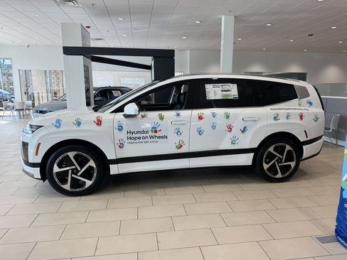 New 2026 Hyundai Ioniq 9 Calligraphy image 4