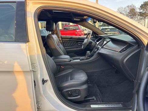 Used 2013 Ford Taurus SHO image 32