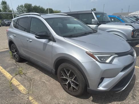 Used 2016 Toyota RAV4 SE AWD/4WD image 9