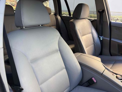 Used 2006 BMW 530xi Wagon image 58