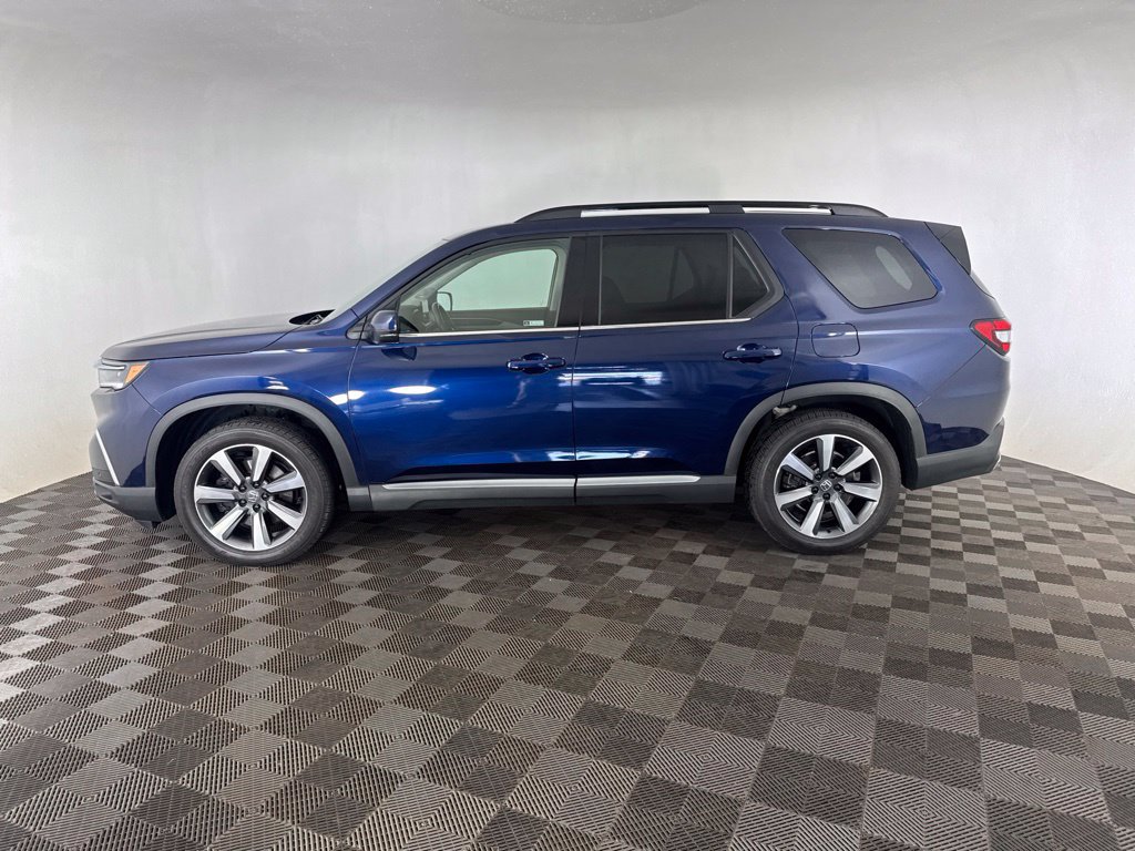 Used 2025 Honda Pilot Touring image 10