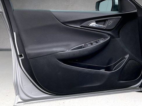 Used 2018 Chevrolet Malibu LT image 20