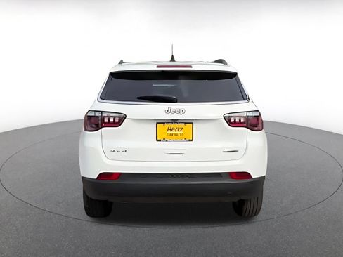 Used 2025 Jeep Compass Latitude AWD/4WD image 12