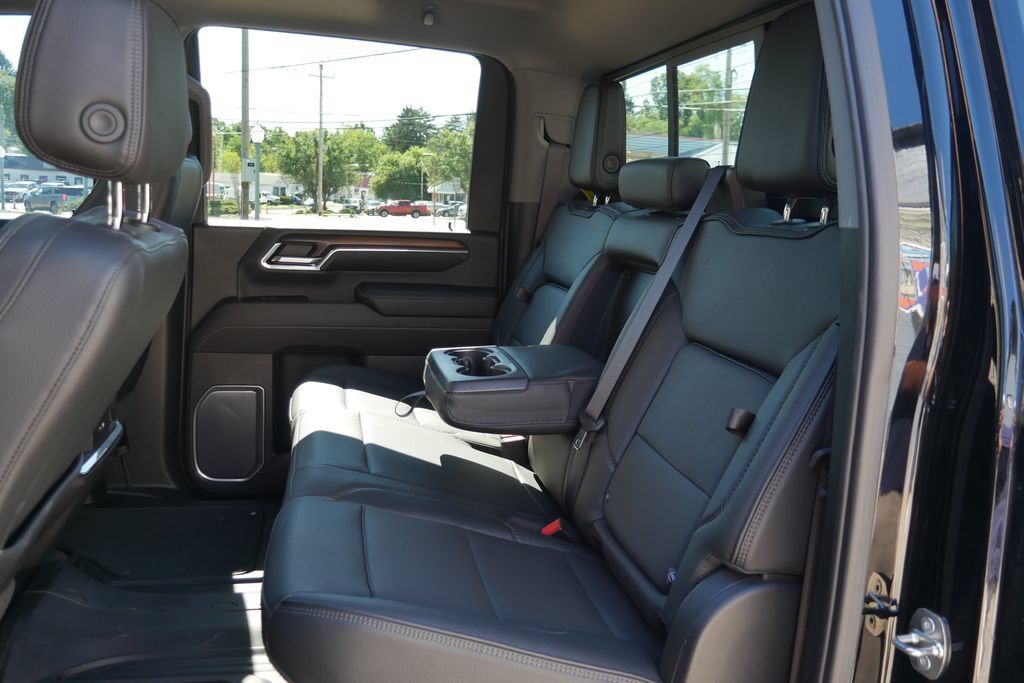 Used 2024 GMC Sierra 3500 Denali w/ Denali Reserve Package AWD/4WD image 20