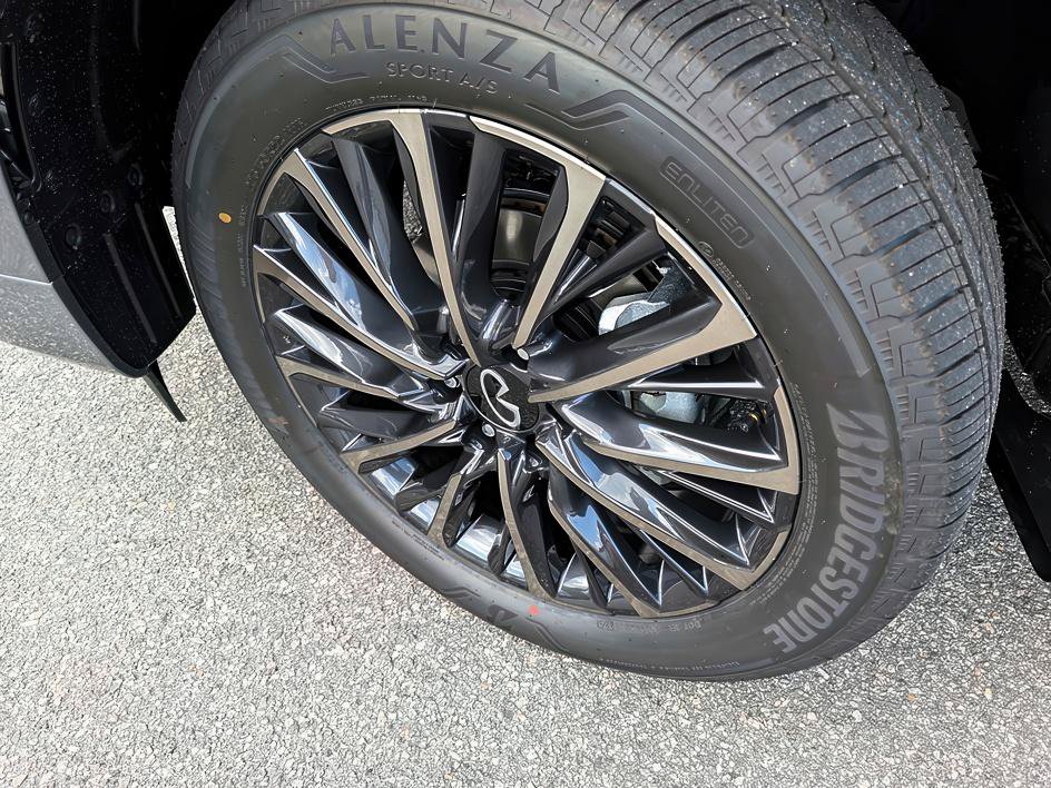 New 2027 INFINITI QX80 Autograph w/ Premium Cargo Package AWD/4WD image 8