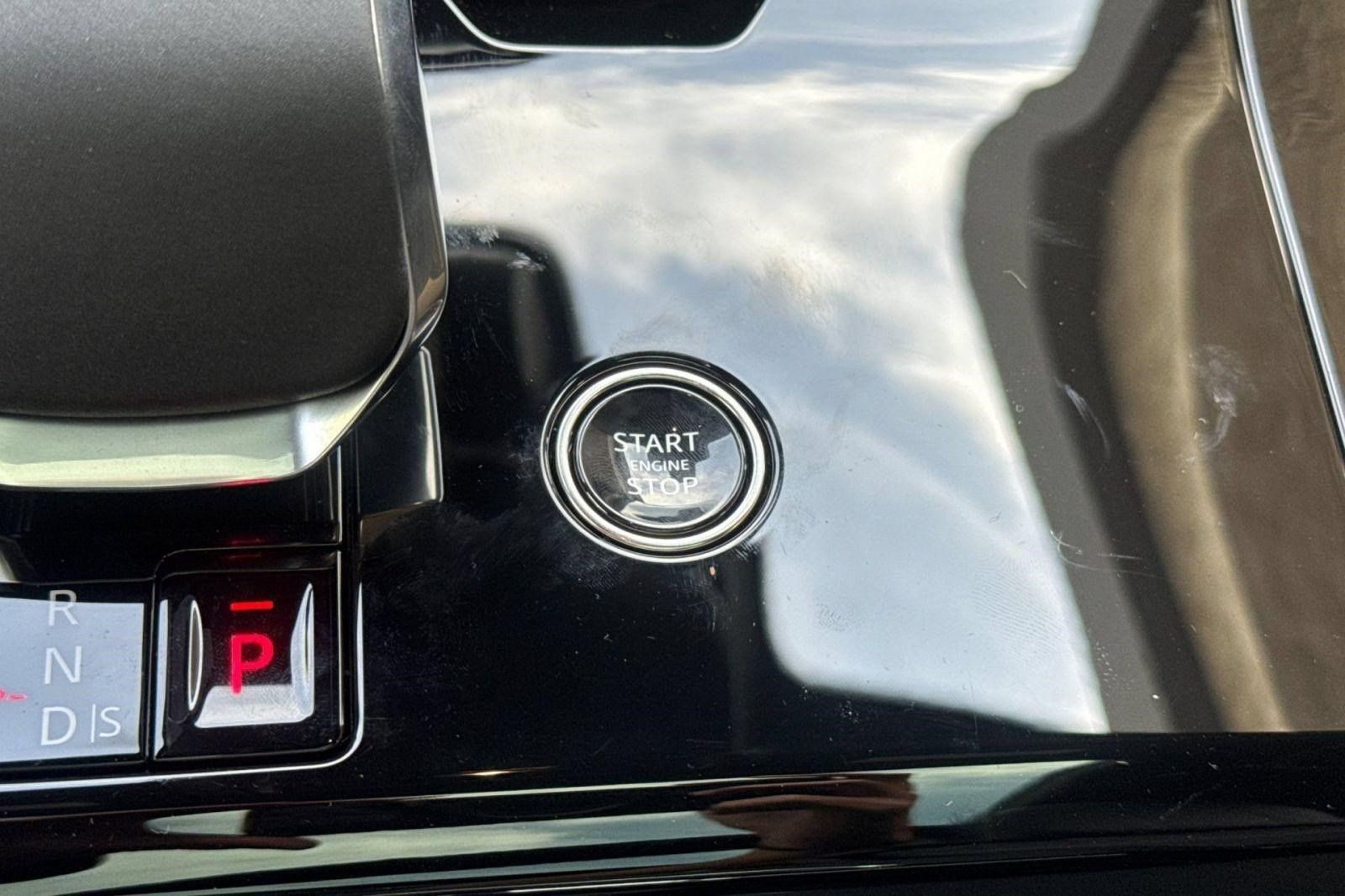 New 2026 Land Rover Range Rover Sport SE AWD/4WD image 17