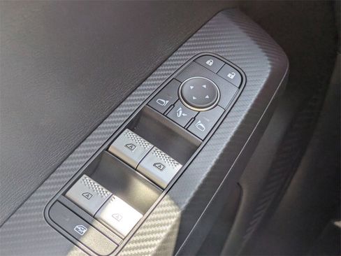 New 2025 Mitsubishi Outlander SEL image 24