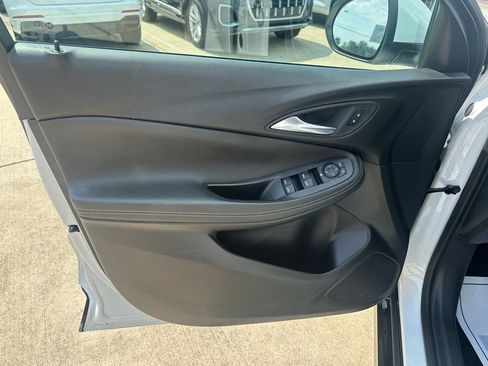 Used 2024 Buick Encore GX Sport Touring image 7