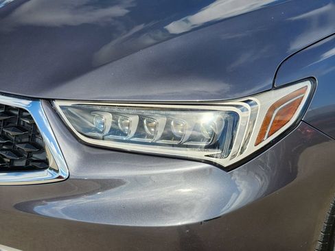 Used 2018 Acura TLX FWD image 9