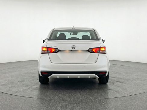 Used 2025 Nissan Versa SV image 6