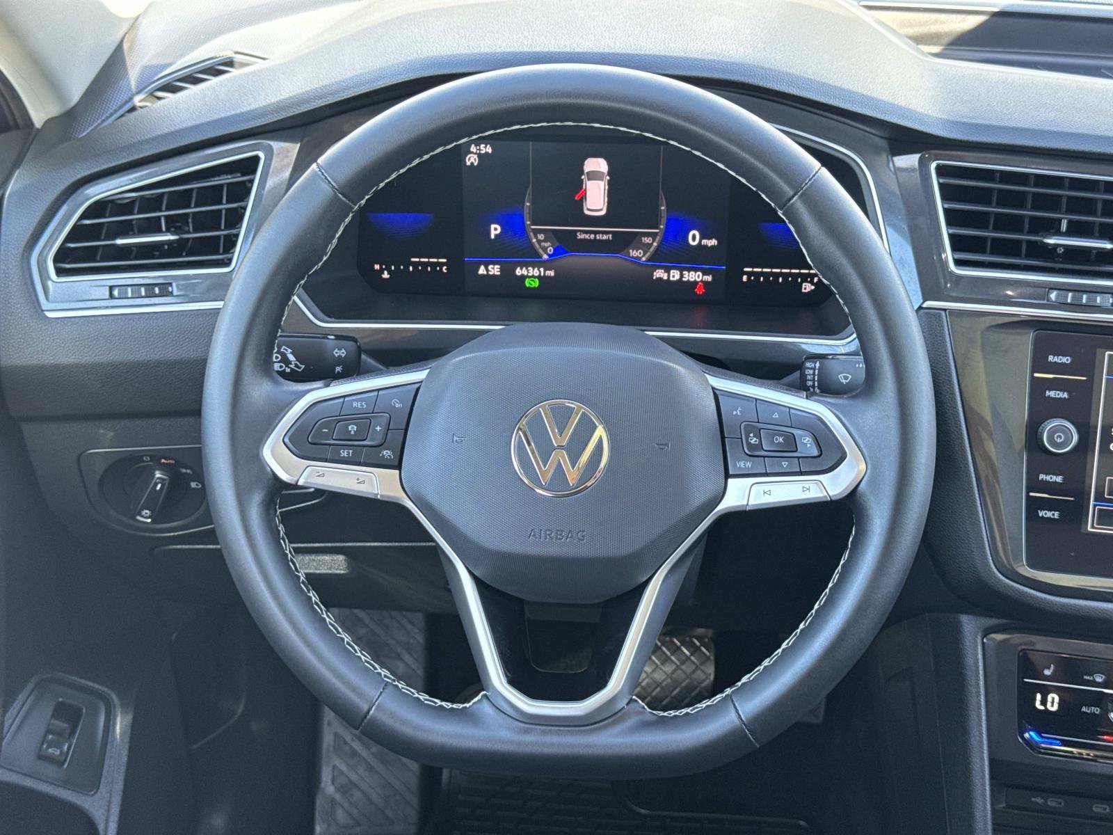 Certified 2022 Volkswagen Tiguan SE w/ Panoramic Sunroof Package FWD image 10