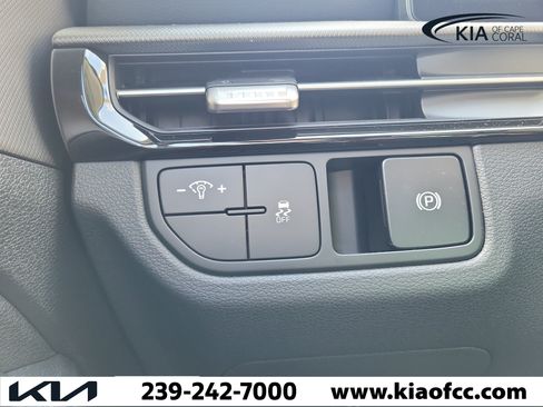 New 2026 Kia Sportage LX FWD image 33