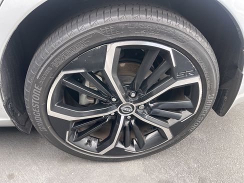Used 2023 Nissan Altima 2.5 SR AWD/4WD image 3