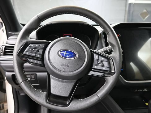 Used 2025 Subaru Forester Premium AWD/4WD image 23